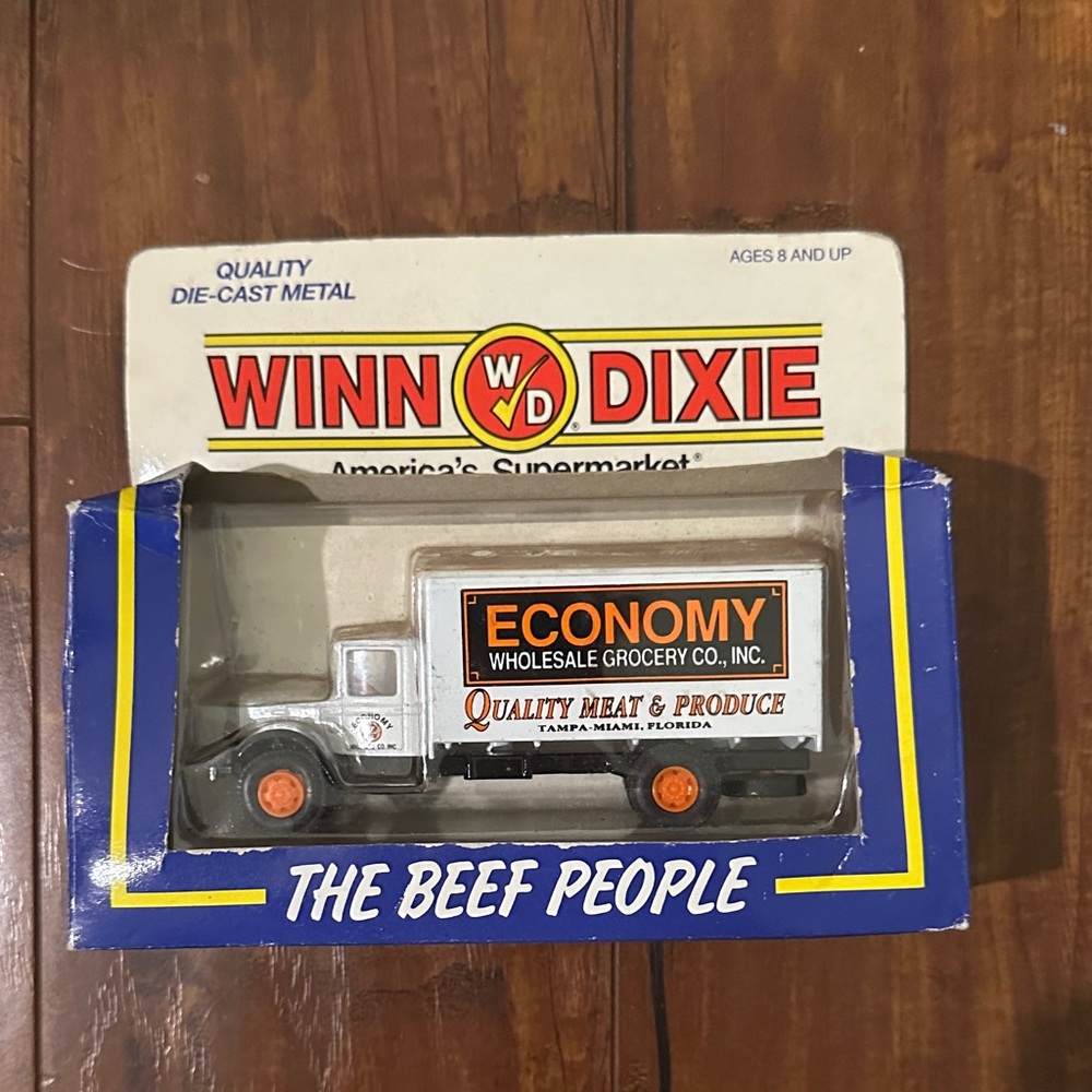 Winn Dixie Die Cast metal Mack Delivery truck Vintage in package